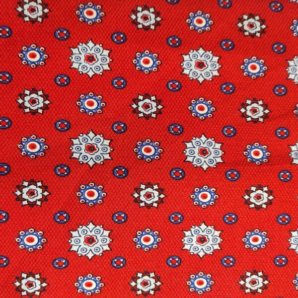 TELA ROJA CON FLORES 0113