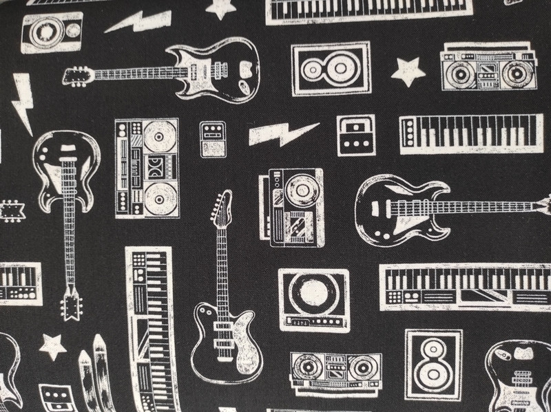 TELA CON INSTRUMENTOS MUSICALES 0259