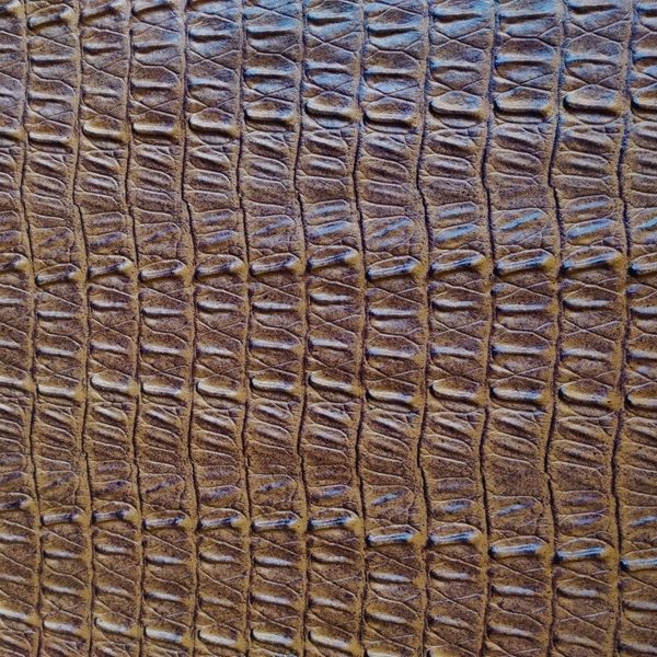 POLIPIEL MARRÓN CON RELIEVE